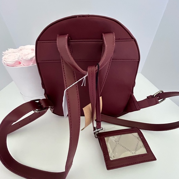 BNWT Steve Madden  Backpack with CC holder,  front pocket and adjustable straps - Picture 6 of 11